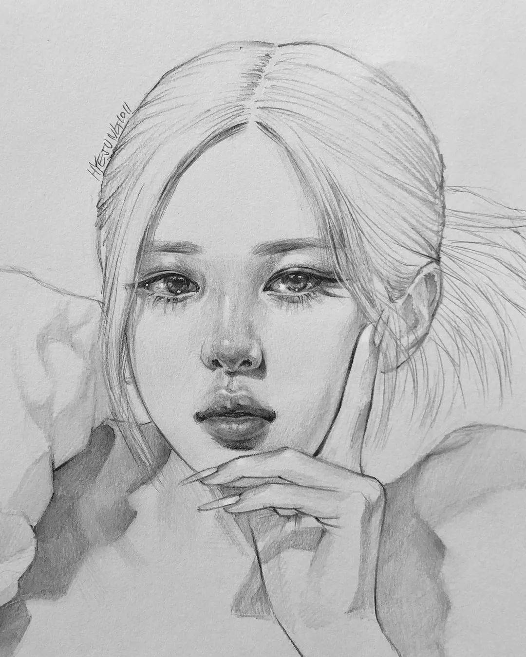 好撩人韩国美女画笔下的水彩素描lisa朴彩英在她笔下画活了
