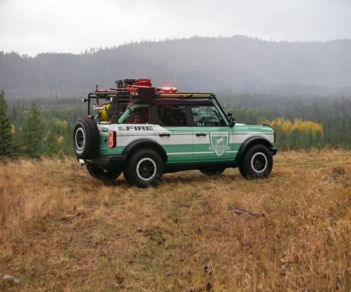 福特携户外装备品牌打造消防专用车bronco wildland fire rig