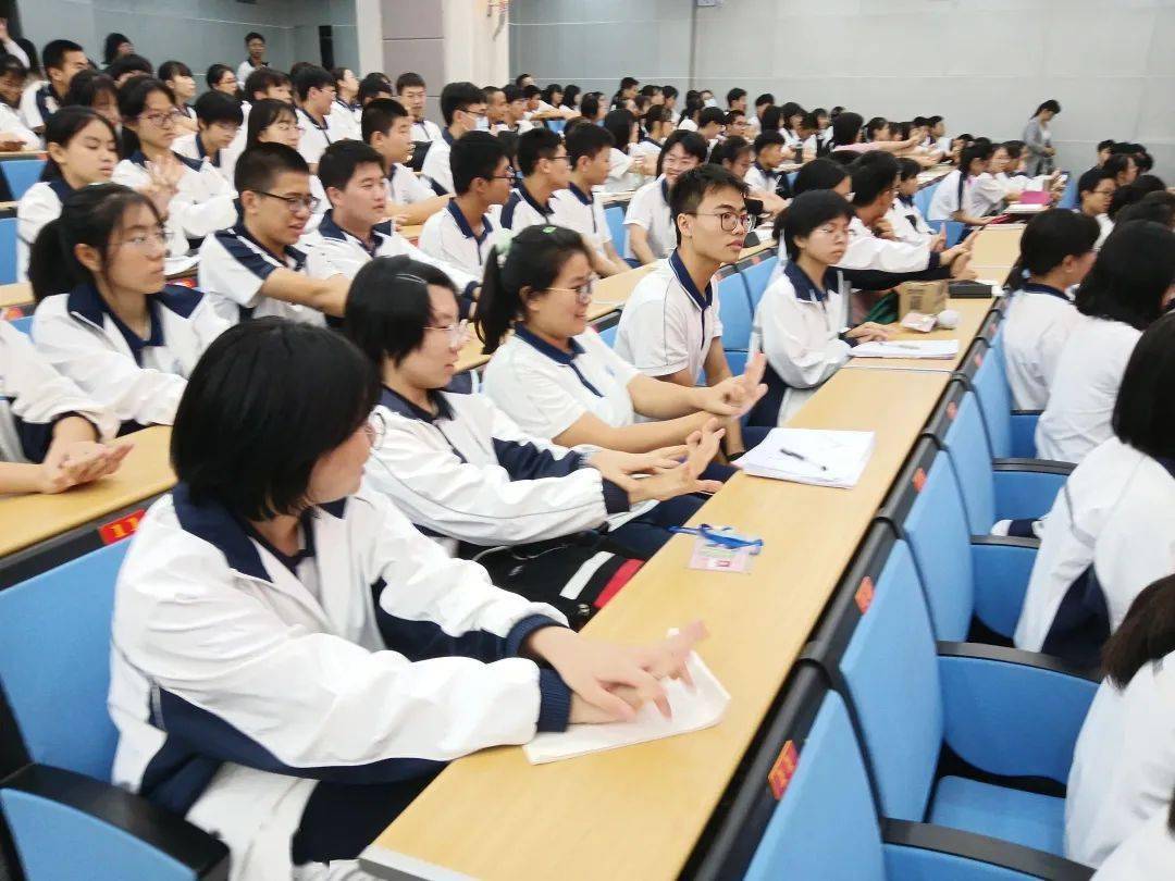 急救知识宣讲视频 4a5134a876684624b7aca701eed899f5.jpeg