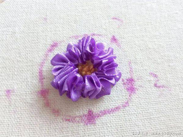 教程|丝带绣 | 奥斯汀玫瑰的绣法教程！（附:13种丝带、7种入门针法详细教程）