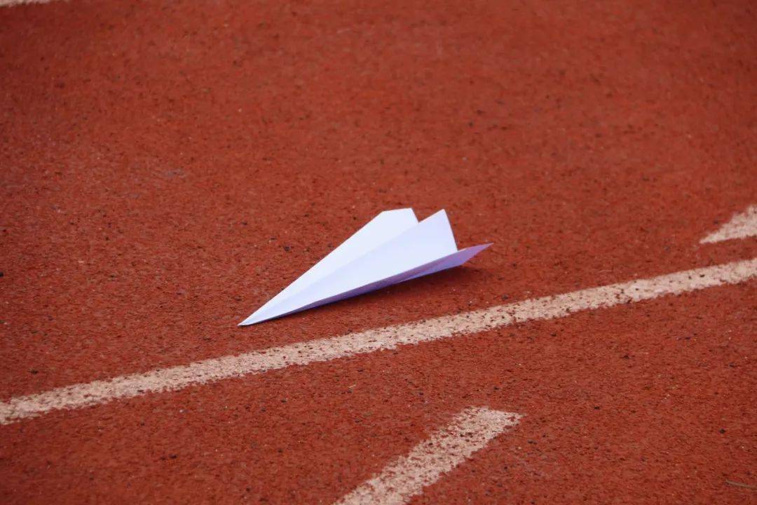 最远318米童年记忆里的纸飞机比赛又回到渭师了