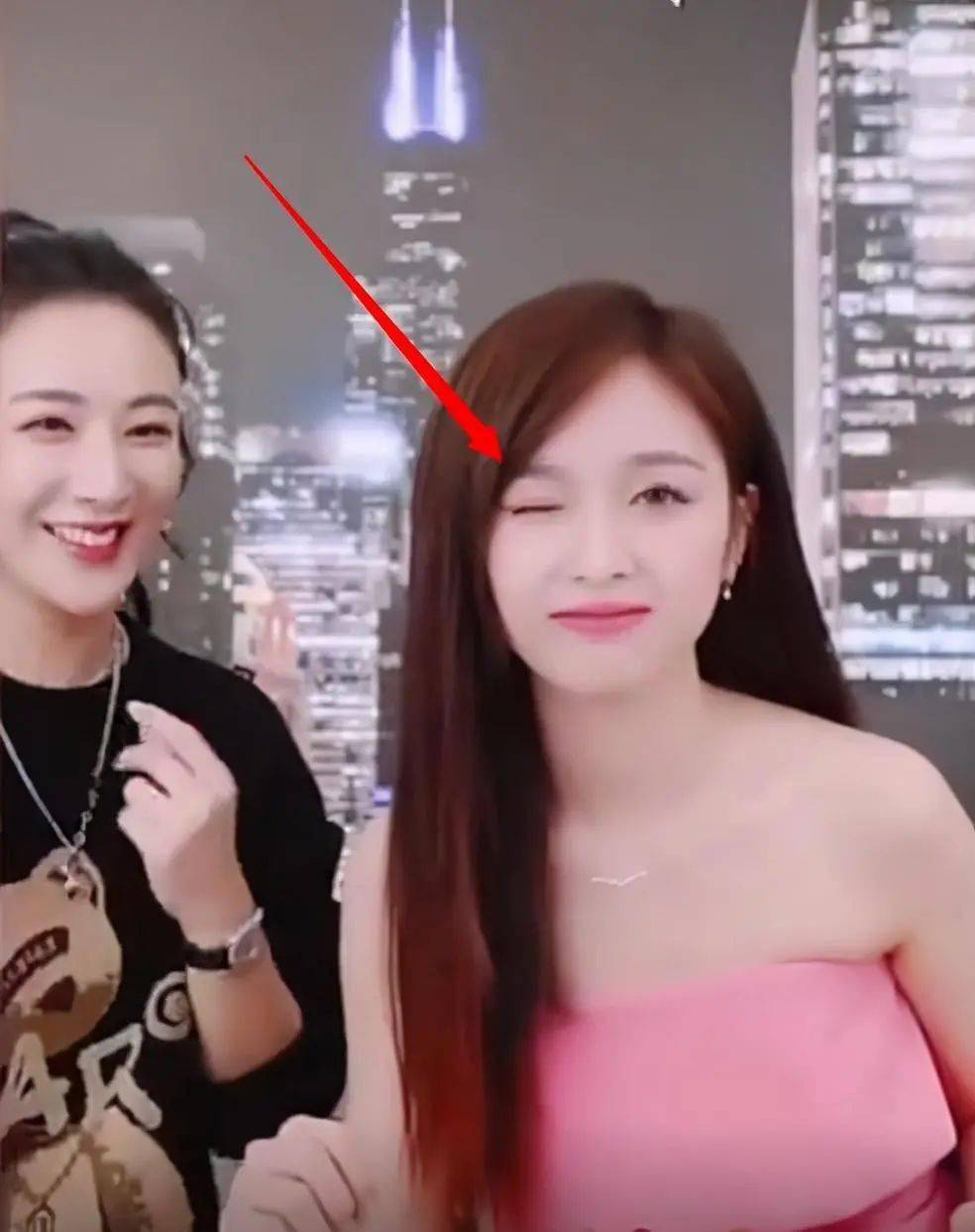 吴宣仪wink眨眼，薇娅一旁心理戏：还是少女会撩_手机搜狐网
