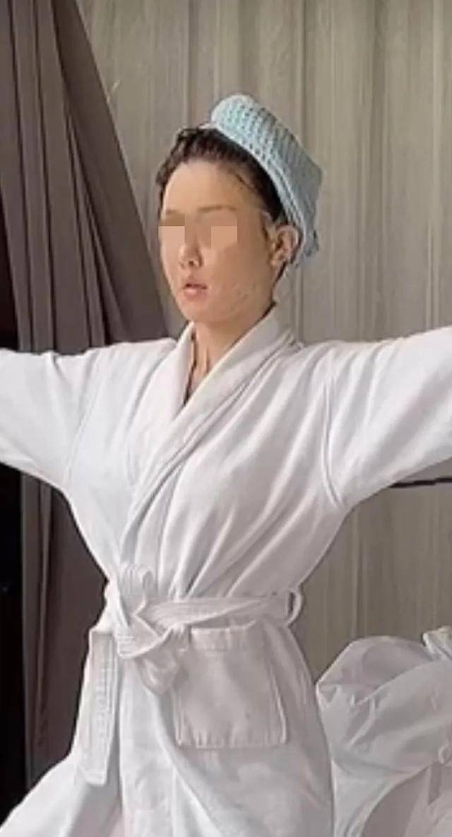 直播|顶着发泡的馒头脸，却自称医美教母，教唆粉丝整容反遭毁容