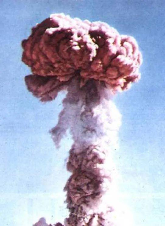 我国第一颗原子弹爆炸