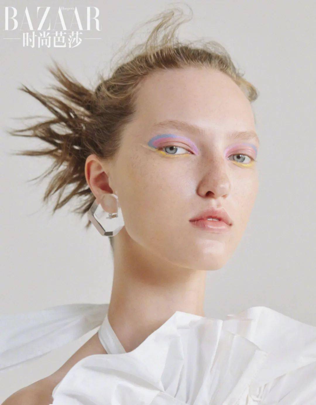 闹钟|每天三个闹钟只为多睡十分钟?四个上妆小技巧让你晚起也精致!