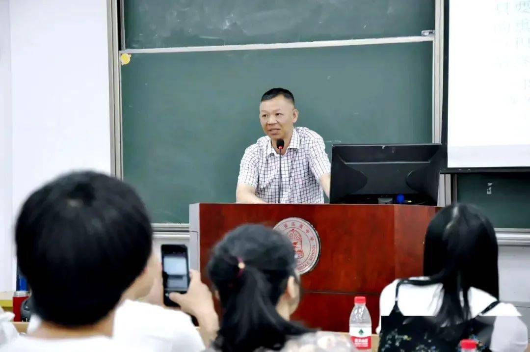 乐清中学校长陈佩军:搞教育就要踏踏实实 发现