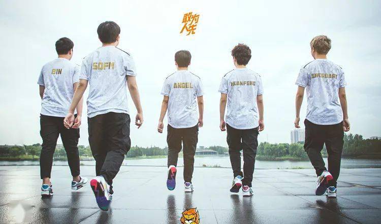 中国队|王朝易主！SN遗憾告负，千亿电竞市场背后，站着这位资本大佬