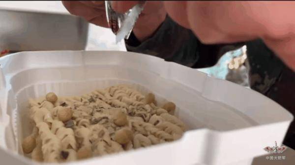 食品|“东风快递”开箱食品盲盒，网友馋哭了