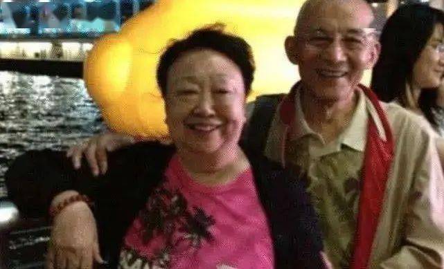 91年在筹拍《济公游记》的他,  妻子被查出癌症晚期,  游本昌马上推