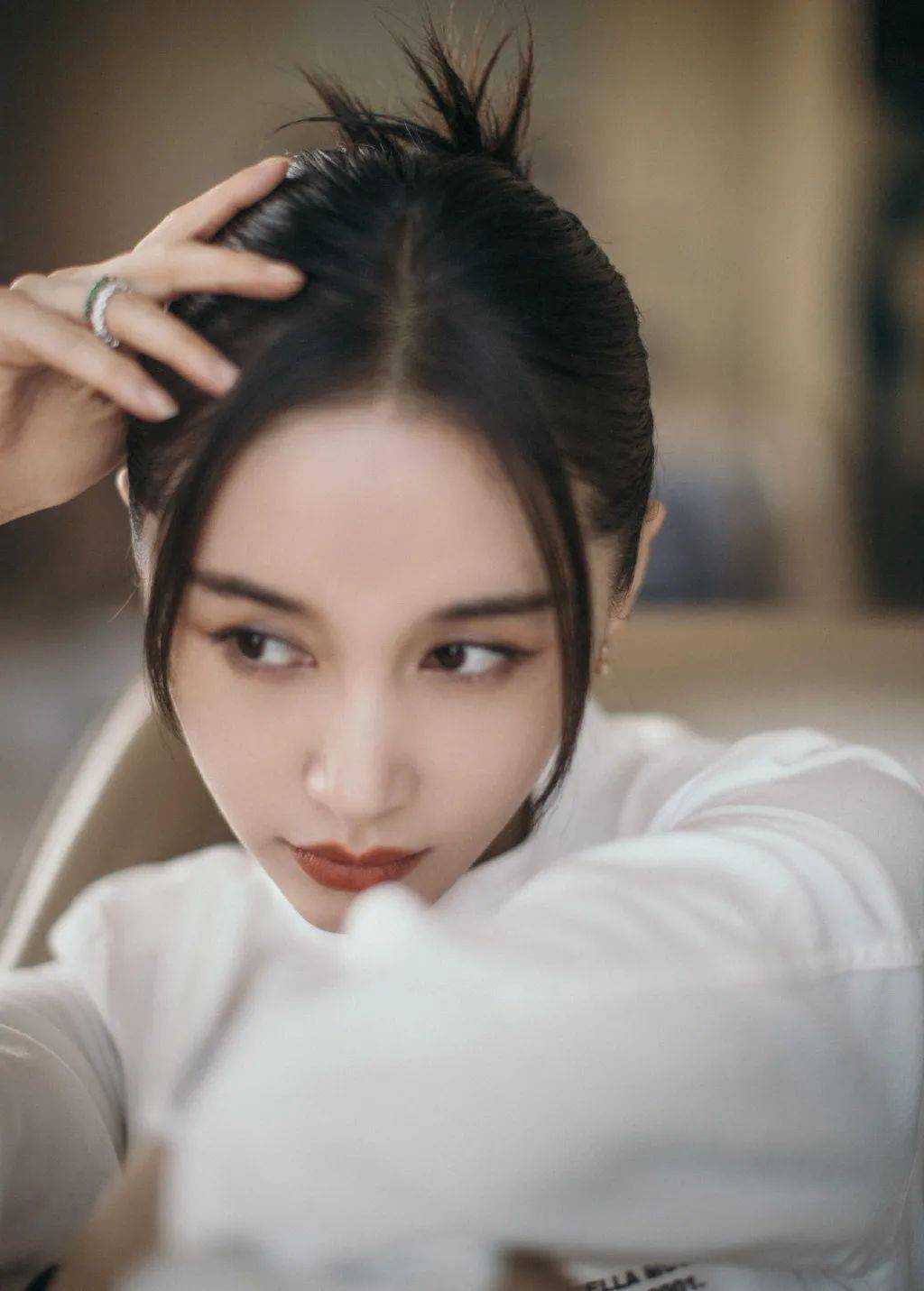 王子|别对着起皮的脸发愁了，王子文的秋冬护肤秘诀来了！