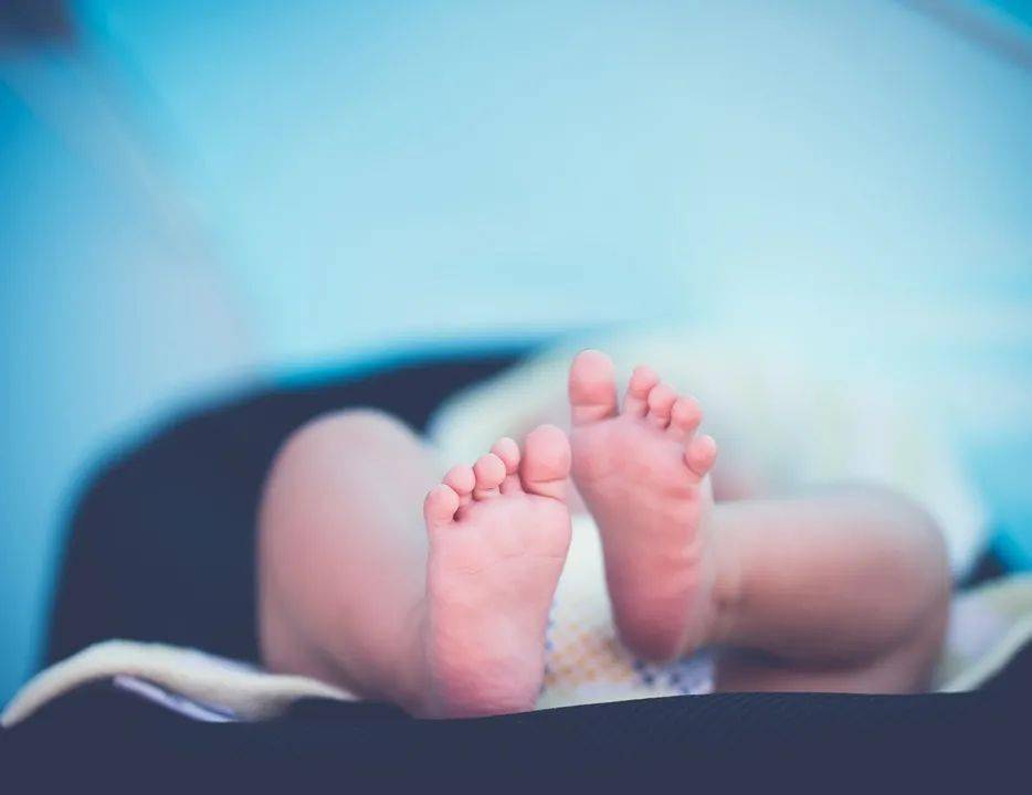 【新生儿窒息】新生儿窒息是什么_新生儿窒息的症状_新生儿窒息怎么办