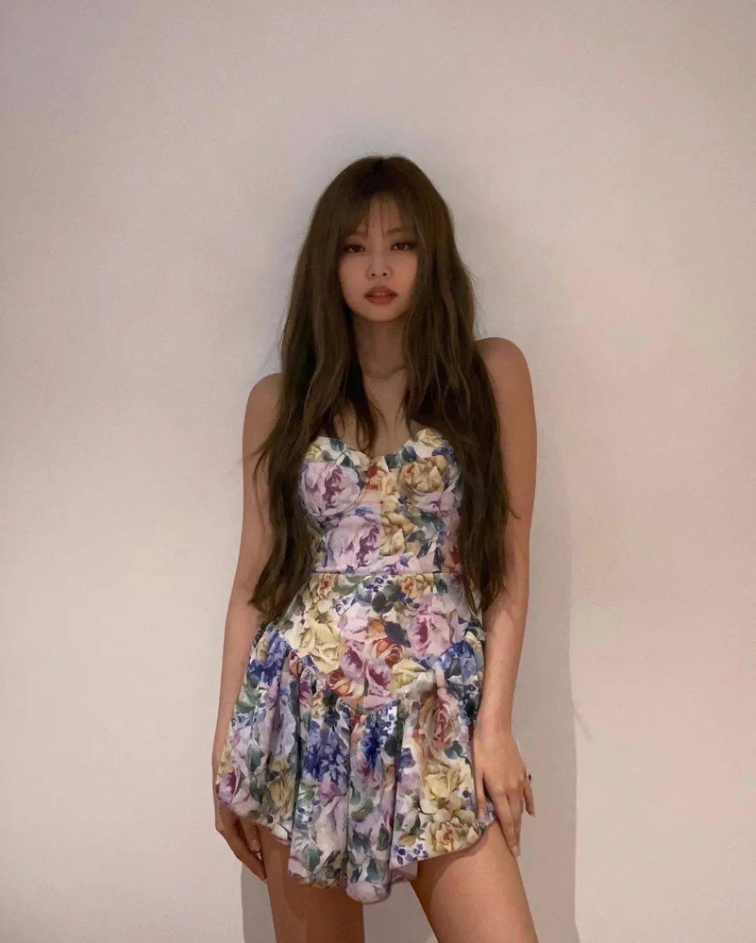 头发|Jennie精致到头发丝的秘密，终于被我扒出来了！