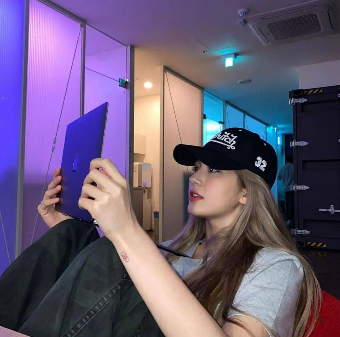 肤色|年末最显白的发色都在这了