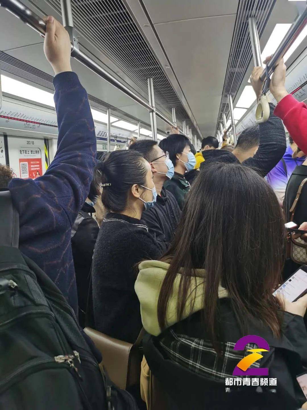 西安地铁2号线多站临时停车，最长停20多分钟，