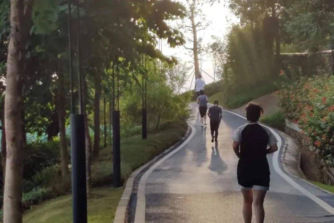 风景线我们一同奔赴学勤牌坊下许下的这个属于秋天的约定探索山海户外