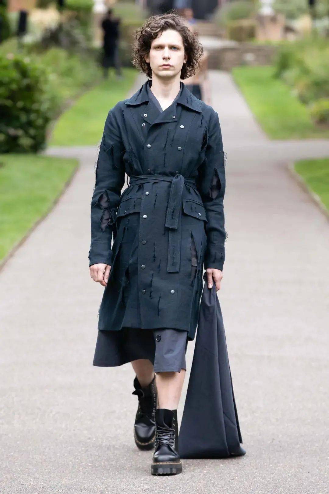 Art|来自“跨性别者”独特的穿衣方式，“我们不在乎时尚界想要什么，只想要做自己。