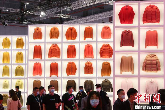 优衣库|“新朋”首谈进博会：“用脚”为中国经济投下“信任票”