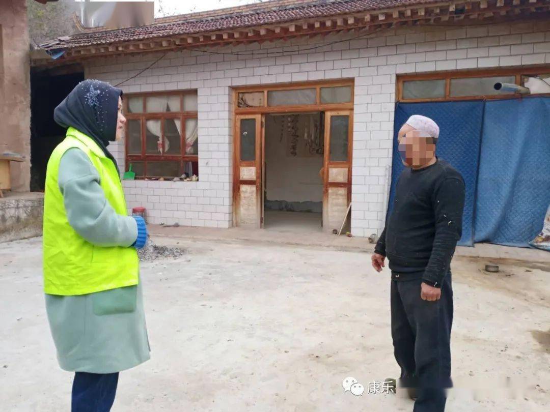 两口县人口_一家两口图片卡通