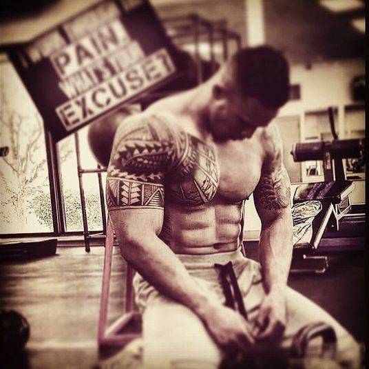 健身|美国大兵变态的肌肉训练，看完大写的服......