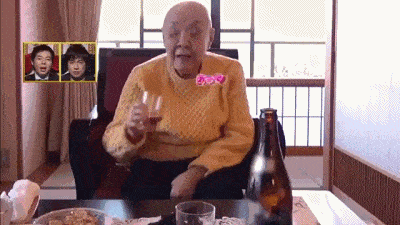 96岁尼姑吃肉喝酒,沉溺男色,却是日本年轻人最喜欢的网红