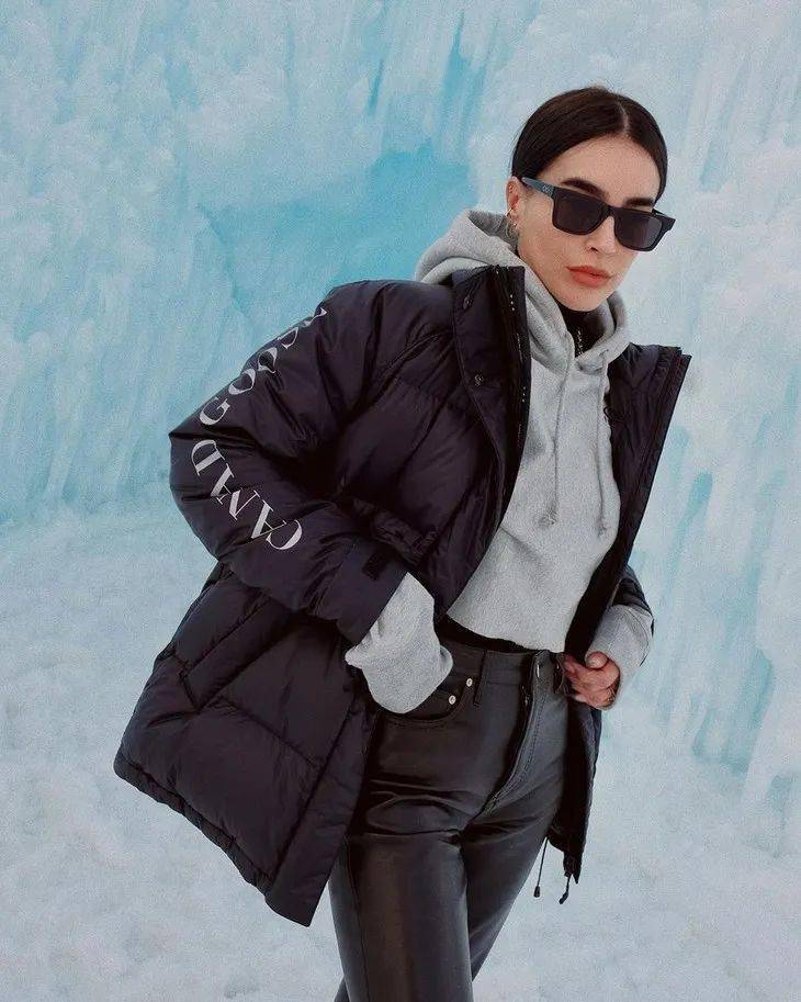 周冬雨|女孩们，撑得很累吧......像周冬雨一样套羽绒服不好吗！？