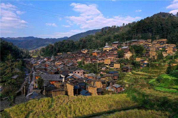 黔东南从江:立冬侗寨禾晾晒秋图_占里村