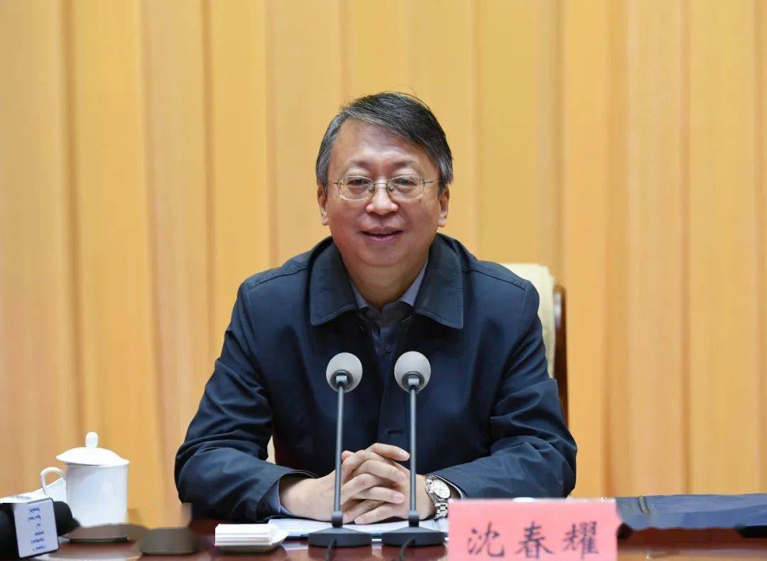 在呼和浩特举行沈春耀作宣讲报告石泰峰主持并讲话布小林李秀领等出席