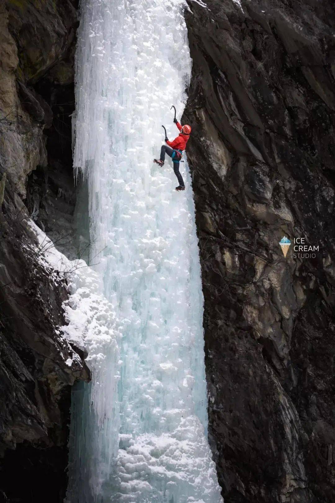 经典重温攀登者古古freesolo大石包冰瀑