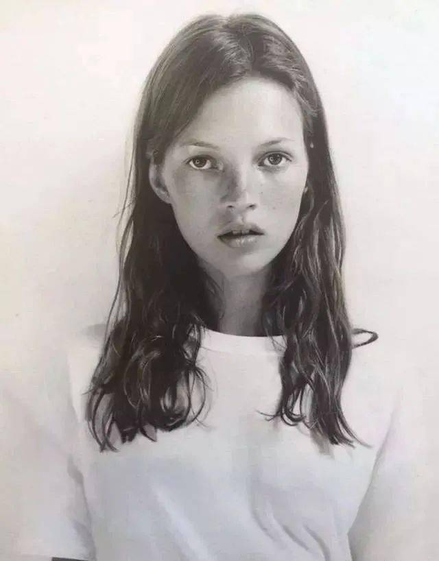 品位|一个女人需要两样东西，品位和惊艳