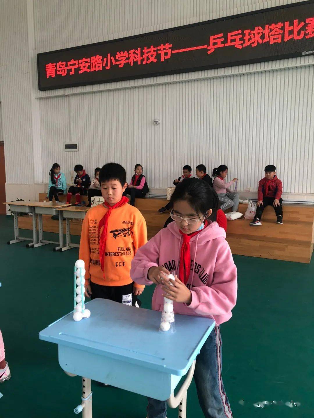 科技创新思维 球塔提升高度 ——青岛宁安路小学2020科技节乒乓球塔
