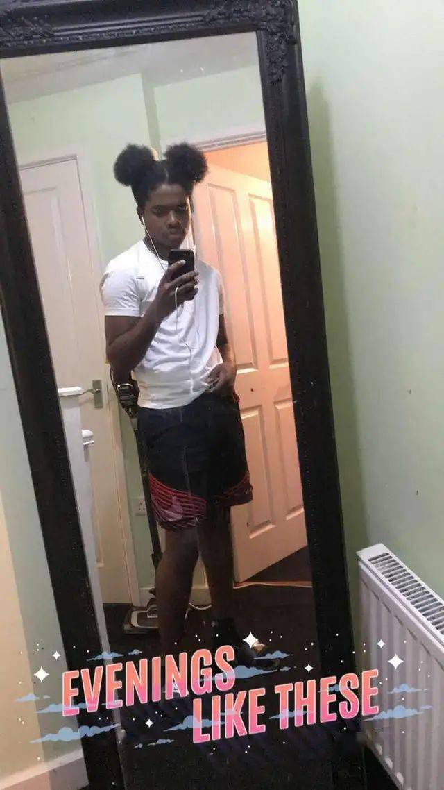 长发|一群喜欢留长发的男生各种po自拍，有些居然性感又妩媚啊！