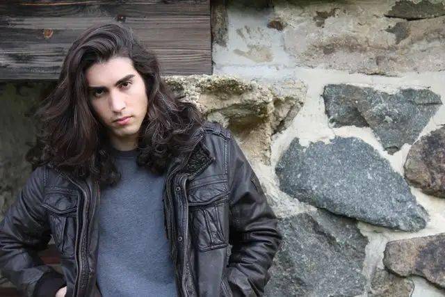 长发|一群喜欢留长发的男生各种po自拍，有些居然性感又妩媚啊！