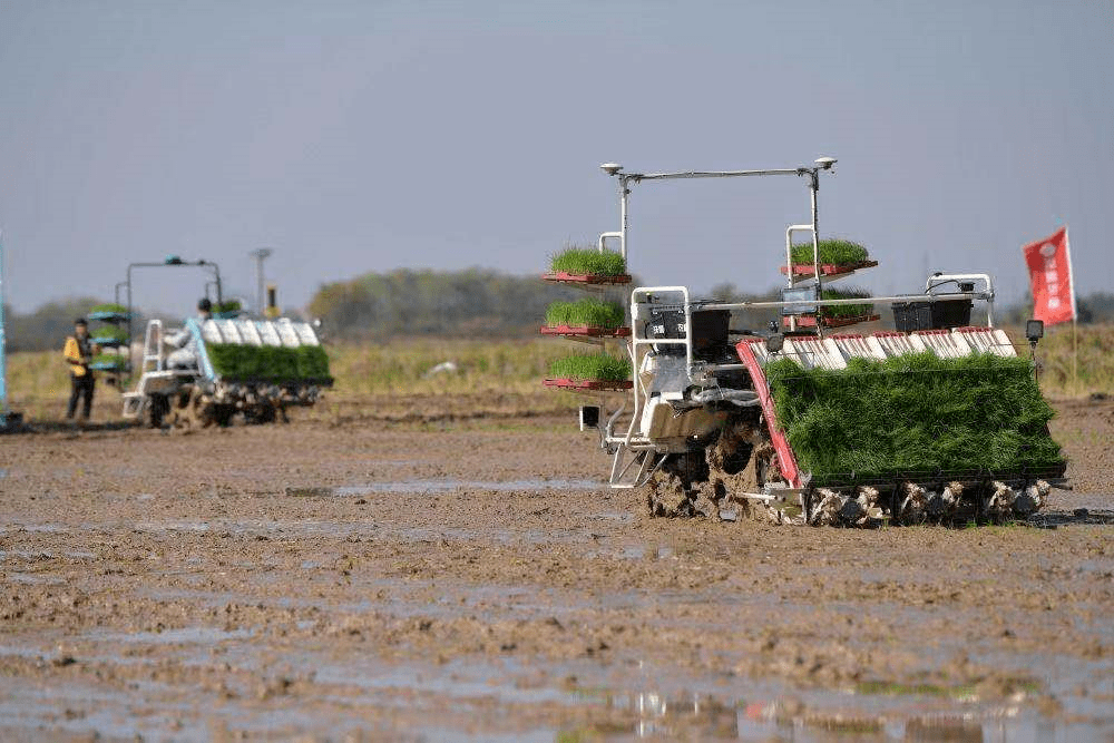 智能农业装备让现代农业跑出加速度