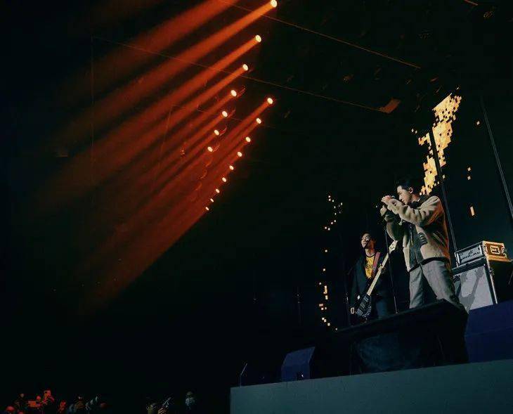 节目|壹周潮话题 | 付完尾款，只能靠这节目找找赚钱动力了