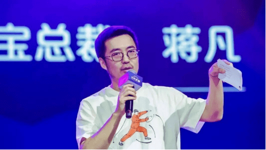 花花|董花花2.6万卖掉绝版LV包，这位顶级“全职太太”独立？