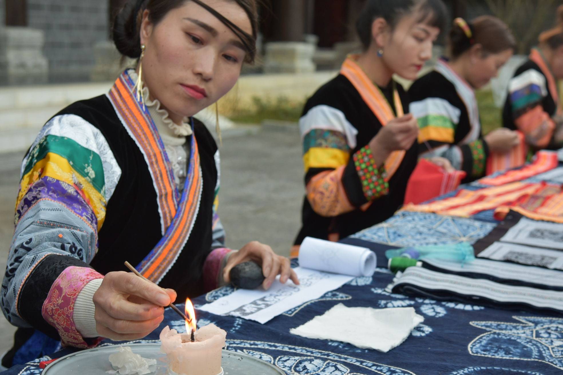 中国在脱贫前的贫苦人口_脱贫攻坚图片(3)