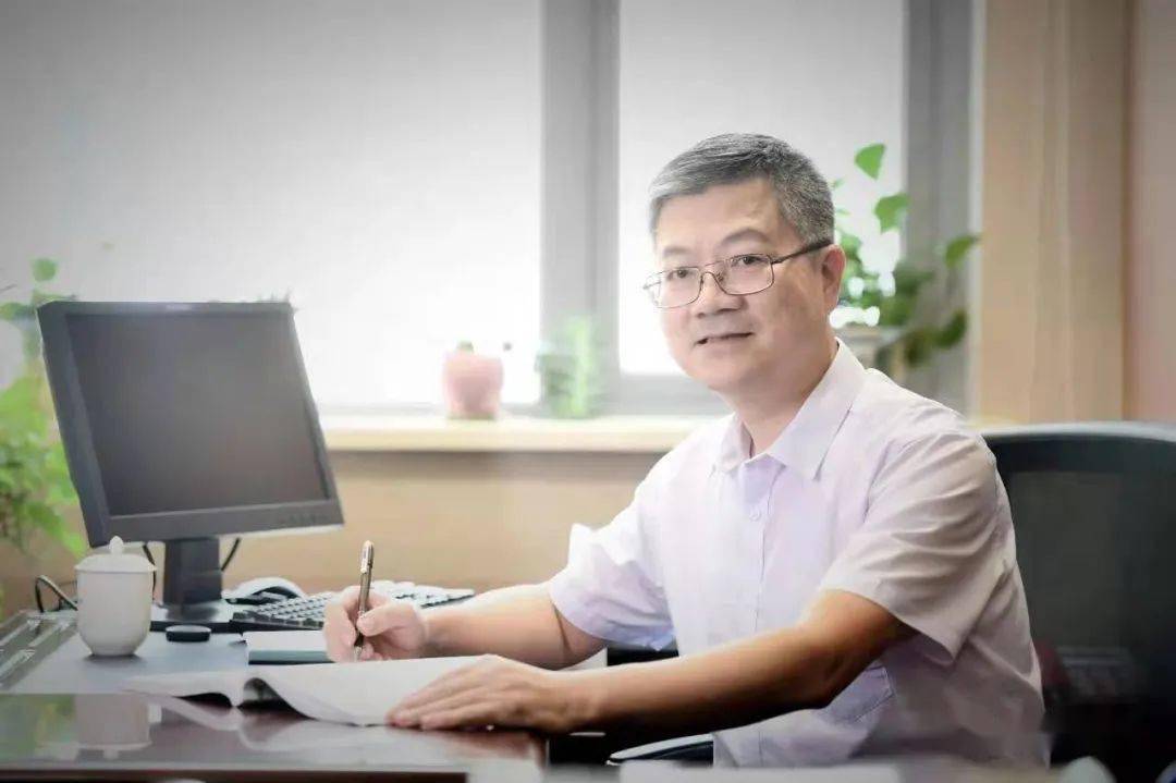 【医者名片】针灸科专家李灿新主任医师