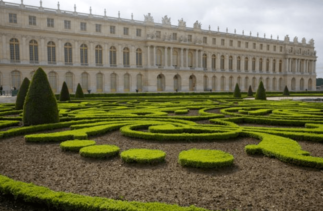 凡尔赛什么级别 bab1f804168945119844157aab783e3b.png