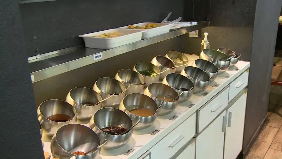 厦门突击检查人气火锅店!骨之味,八合里,后厨竟是这样