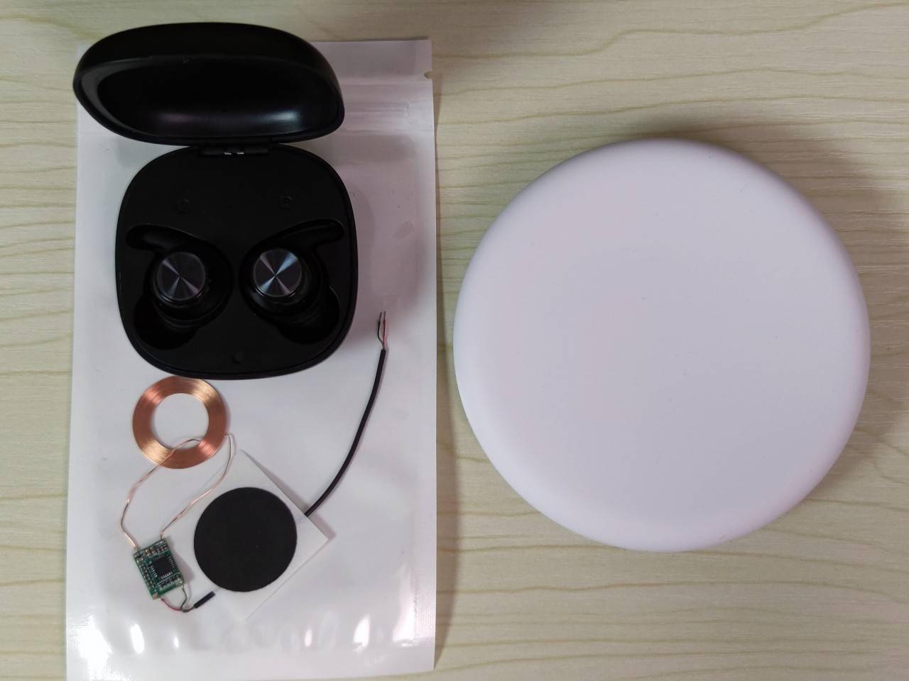 无线蓝牙耳机怎么充电啊 2470a285a2f0460fb5f63b32754ef385.jpeg