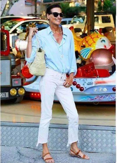 化身|卍物志┃26岁被老佛爷捧为香奈儿化身，如今63岁依然是法式优雅的代名词