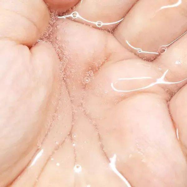 情敌|亚洲第一“鲜肉收割机”， 53岁生图曝光，成三亿女人情敌：这是什么人间尤物…