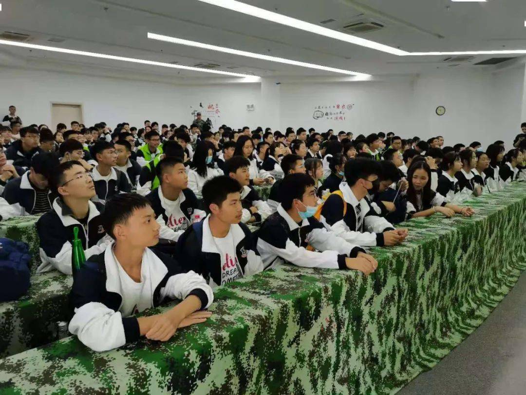 航空探秘,梦想启航——广安光正实验学校航空研学