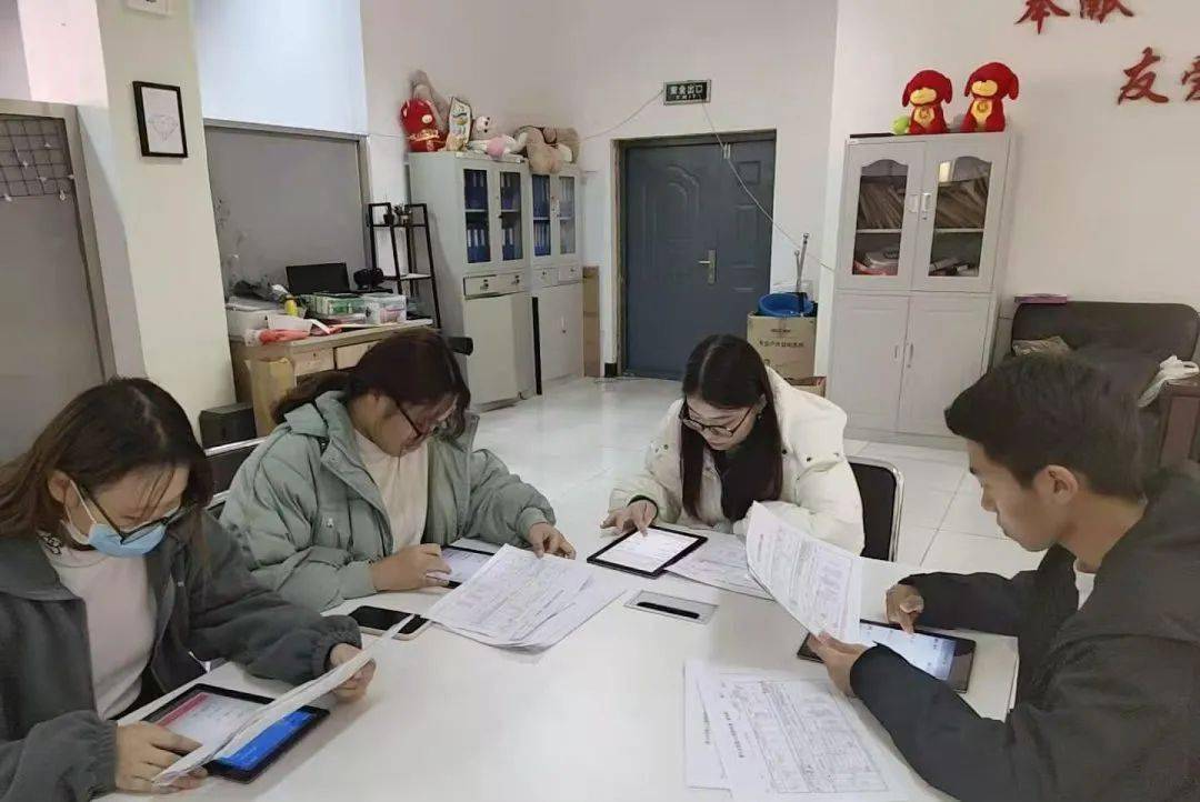 人口普查涉及的领域_人口普查图片