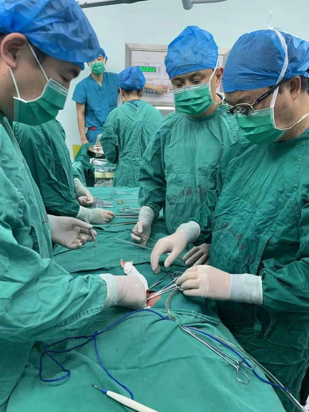 新疆首例!连体婴儿成功实施分离手术