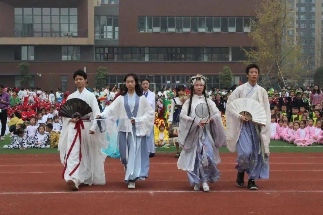 爱成都迎大运太炸了空港校园运动会热血来袭