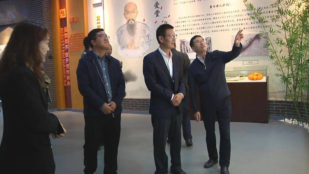 区领导杨博,文亚萍,李秋林等分别陪同.