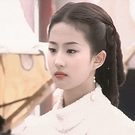 自信 干净利落的细弯眉 肤若凝脂 ■ ■ ■ ■ ■  今年几部韩剧的女