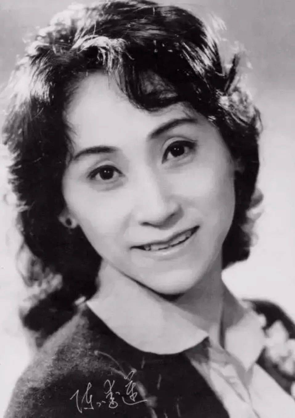 《鱼美人》《白毛女》因病去世,享年81岁国家一级演员陈爱莲我国著名