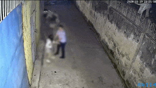 扫黄?揭阳巷子内1男1女疯狂逃窜,被警方当场抓获